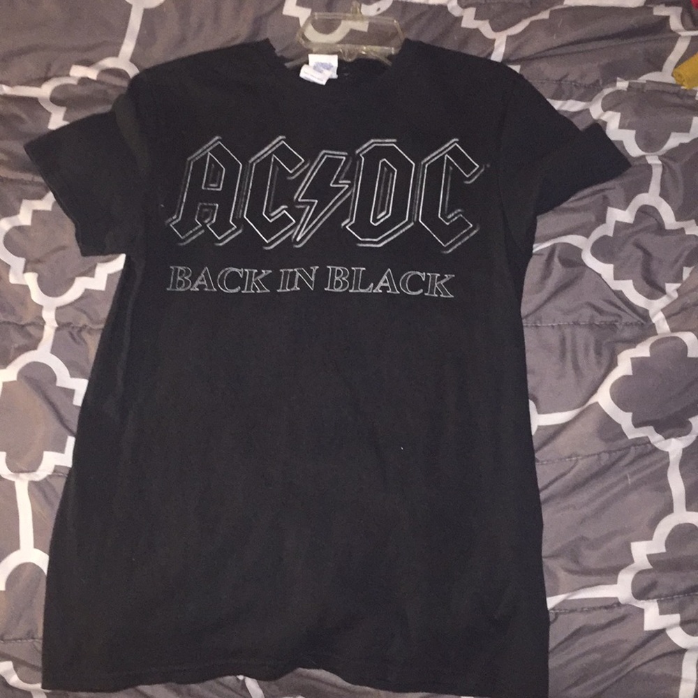 short sleeved t shirt